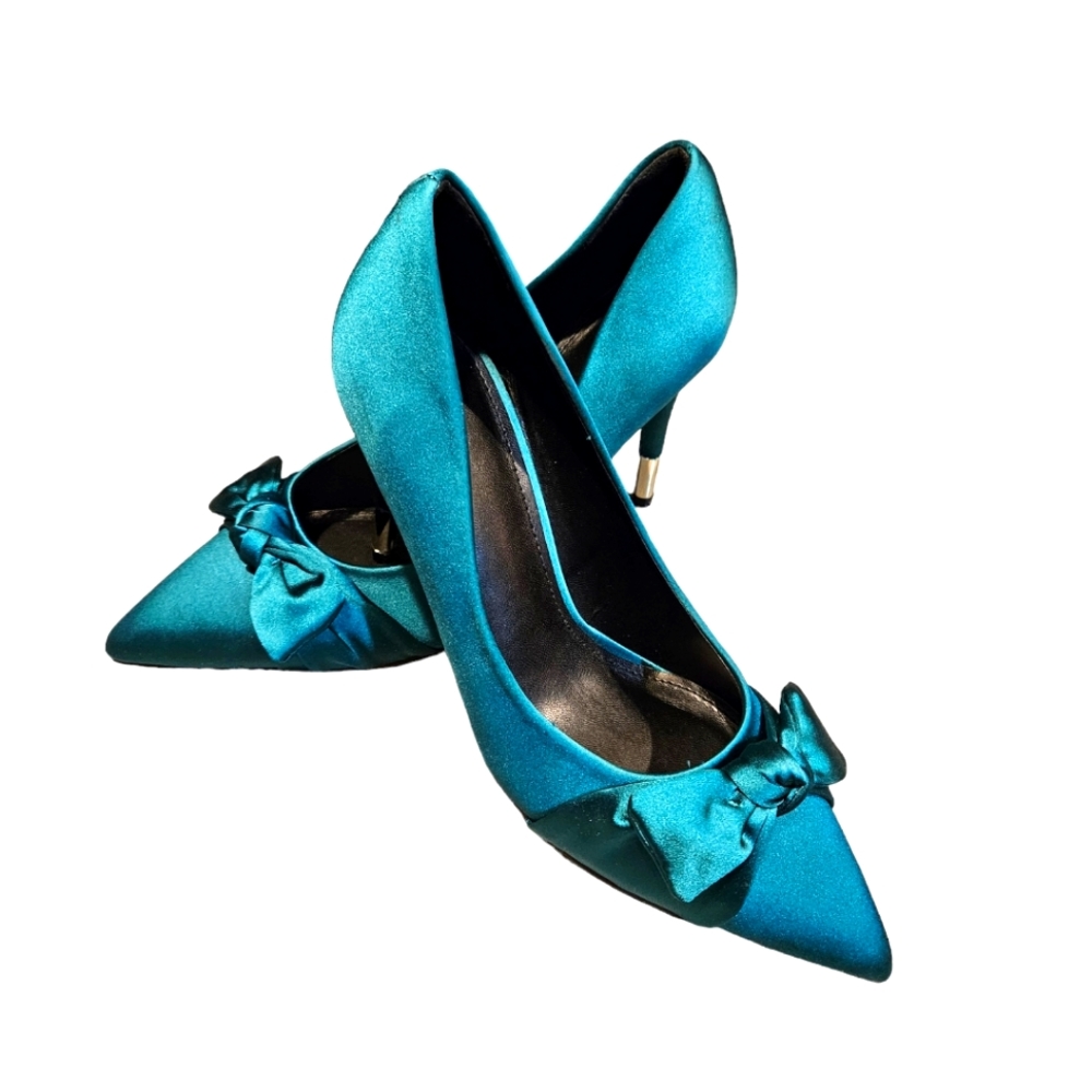 Kelly Green Pointed‎ Toe Satin High Heel Dancing Shoes With Bow Accent👠 Size 7.